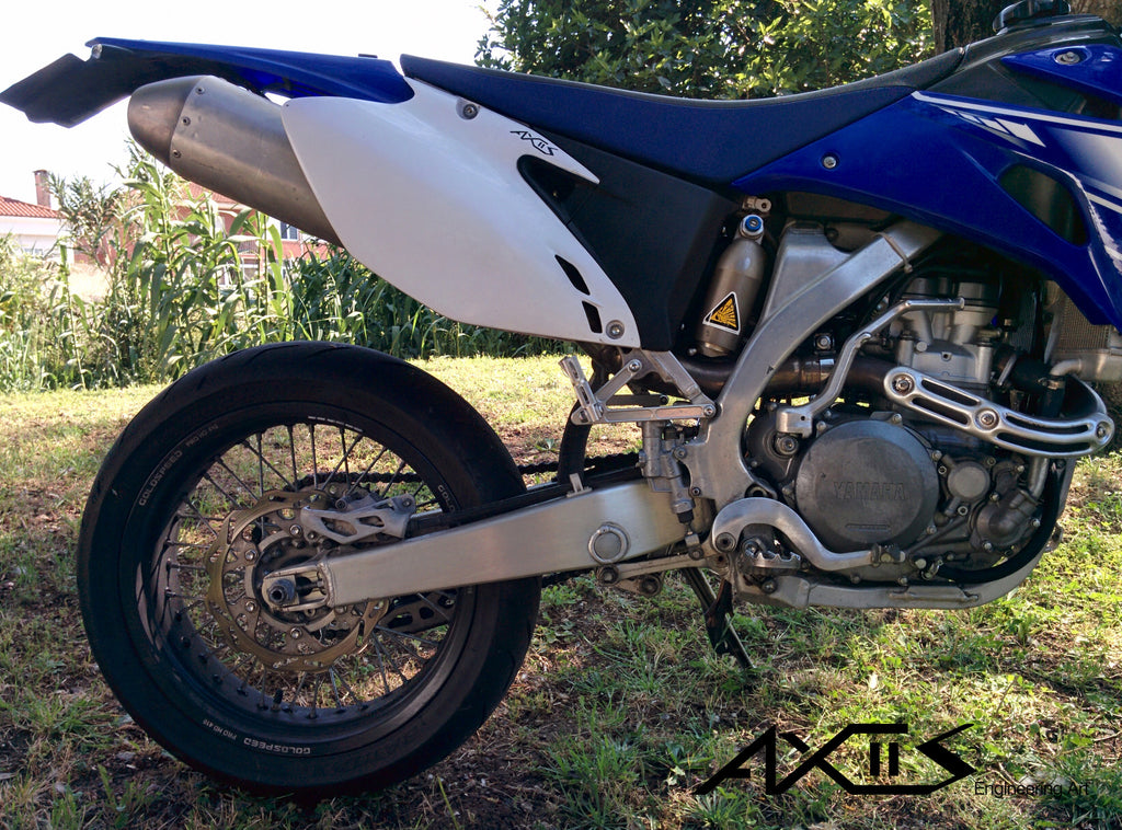 Wr250r passenger pegs new arrivals
